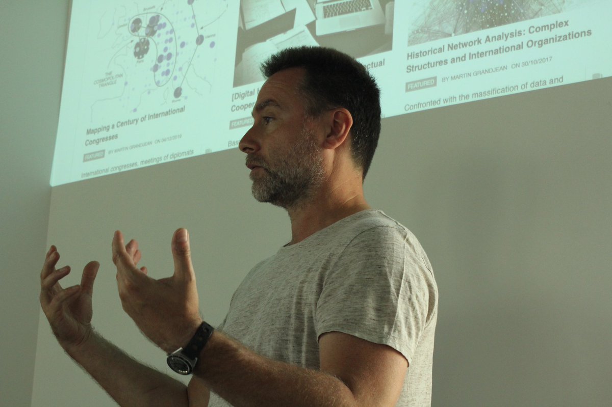 InstitutD_'s tweet photo. [Workshop #Maillette2030] Depuis une semaine, nos étudiant‧e‧s se penchent sur les enjeux de la #DataVisualisation au tour d’une monnaie locale du territoire, #LaMaillette avec @jm_lagnel, spécialiste dans le domaine.

#SaintMalo #institutd #design #dataviz #datavisualization https://t.co/R2fQBVgfct