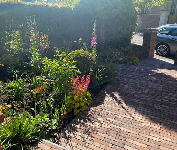 ChelmerValley's tweet photo. A great shot of our Bexhill pavers from the Alpha Collection in this project created by Alice Ferguson at Artisan Landscapes. Photography by Jinnes Artisan Design.
#claypaving #frontgarden #landscapedesign #frontgardendesign #brickwork #paving #pavingideas #gardendesigner https://t.co/ur7OeaZU8Z