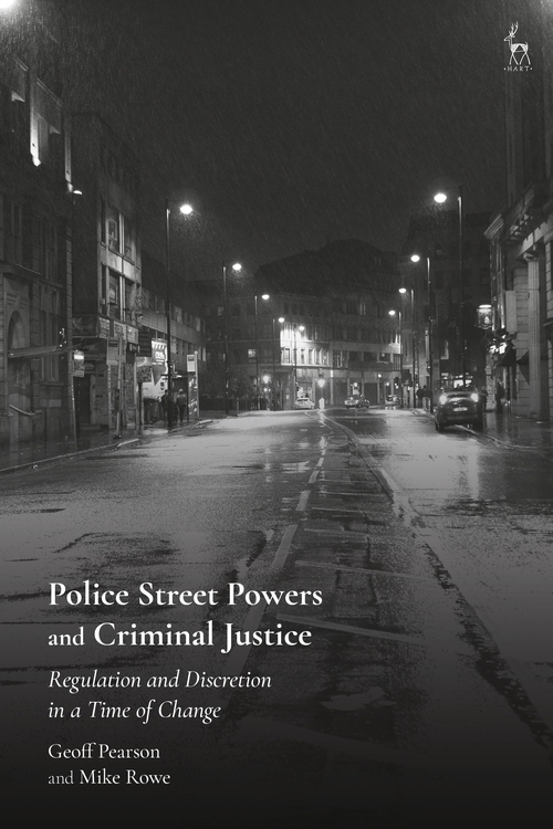 ‘Police Street Powers and Criminal Justice’ is out! It’s a product of 6 years of ethnographic research by  @livmpa & I, investigating the use of police powers in England. Here is a short thread summarising my view of the key arguments/findings. 1/10  https://www.bloomsburyprofessional.com/uk/police-street-powers-and-criminal-justice-9781509925377/?utm_source=Adestra&utm_medium=email&utm_content=&utm_campaign=NT-Multi%3A%20Combined%20Newsletter%209.7.20