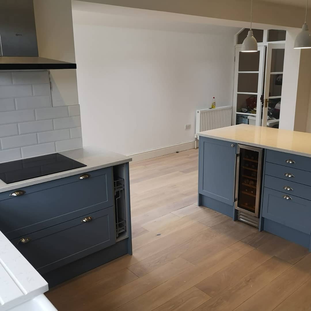 BurgessProjects's tweet image. Another kitchen installed in recently.

A stunning Magnet kitchen, sprayed to the customers colour spec with Quartz worktops.

If you are looking for a new kitchen, or just a refurb to update your kitchen with a worktop change and new appliance, please contact us.

#kitchen