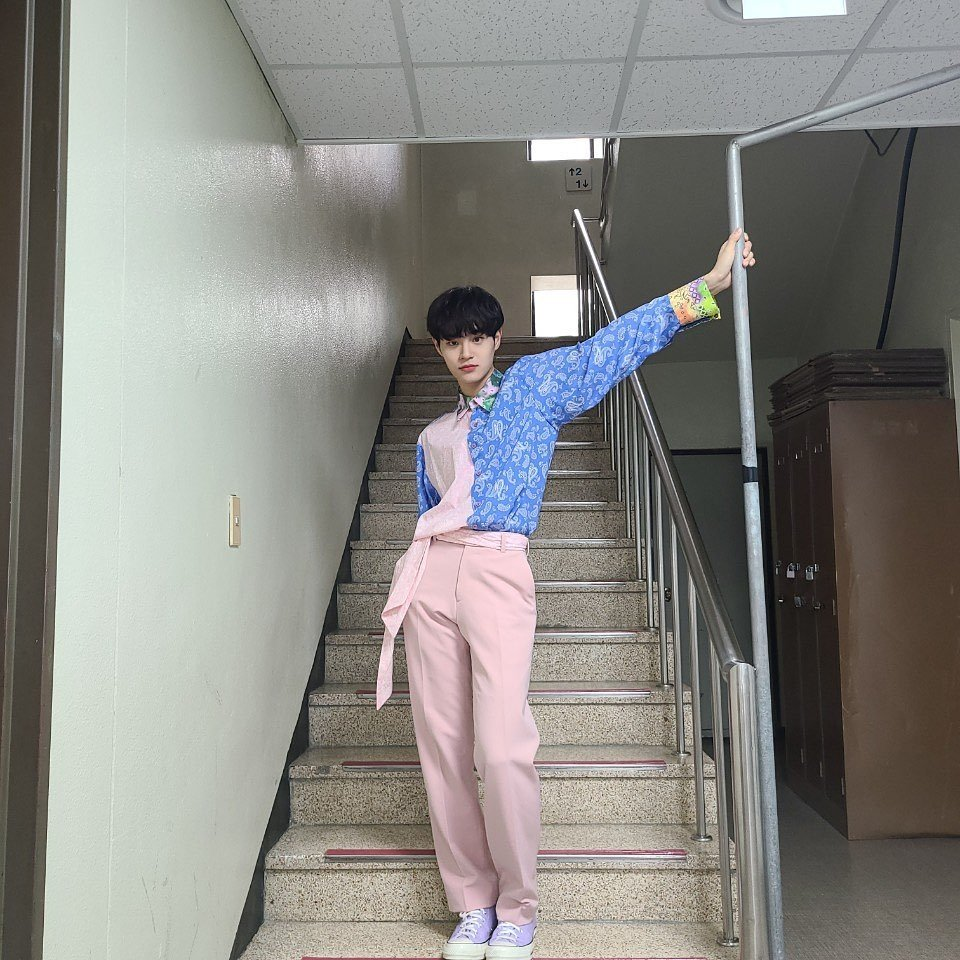 AB6IX_ID's tweet photo. Daehwi insta update 

[ #GiveMeAnAnswer #MyAnswerIsABNEW💛💙 ] 

https://t.co/CXUcmhebtQ

#AB6IX #에이비식스 #VIVID #전웅 #김동현 #박우진 #이대휘 @AB6IX @AB6IX_MEMBERS 

 https://t.co/NlNimhAEvj