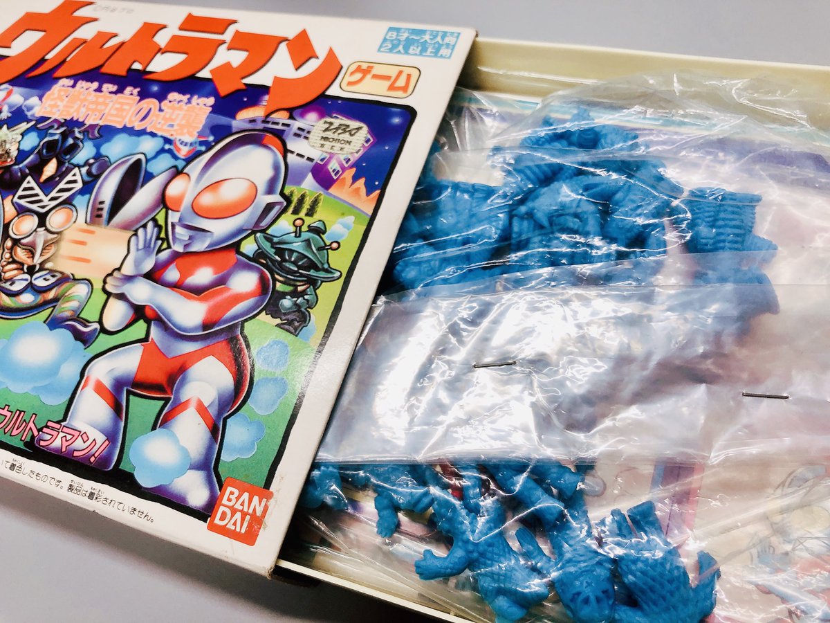 Captain ウルトラマンの日 子供の頃に地元のショッピングモールの地下にあったオモチャさんで 母親に買ってもらったパーティジョイの ウルトラマン 怪獣帝国の逆襲 が嬉しくて 何だかもったいなくて棚にしまって 結局あれから一度も遊ばないまま大人に Captain ウルトラマンの日 子供の頃に地元のショッピングモールの地下にあったオモチャさんで 母親に買ってもらったパーティジョイの ウルトラマン 怪獣帝国の逆襲 が嬉しくて 何だかもったいなくて棚にしまって 結局あれから一度も遊ばないまま大人に