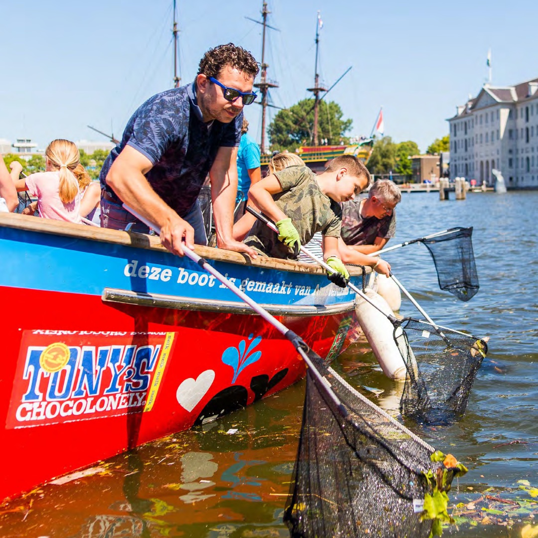 Holidays are here! Want to spend some time with your family and contribute to a better environment at the same time? Come plastic fishing with us! For more info, visit us at plasticwhale.com.