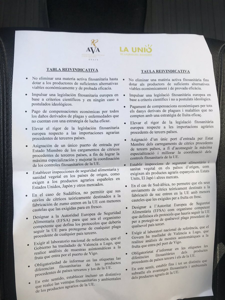 juanviperezaras's tweet photo. Con @ava_asaja @UnioLlauradors @pv_upa exigiendo soluciones a la crisis agrícola del #CampoValenciano desarmado contra las plagas #Reciprocidad #Complementariedad #MenosPromesas #MasSoluciones https://t.co/0TgRqZbvo2