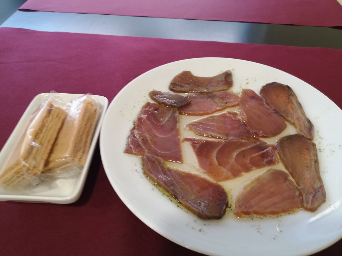 Carpaccio de tonyina fumada, boníssim!! #menjaravilafranca #penedes #barlaterra #carpaccio
