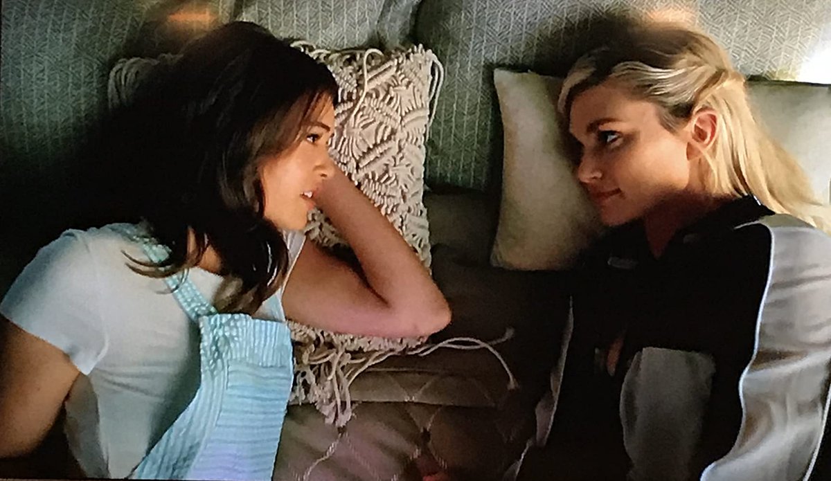 #specialFF to my lovely sister @Brokensiphoner I will always have my sister back and protect her with my life . Love you sister so much .