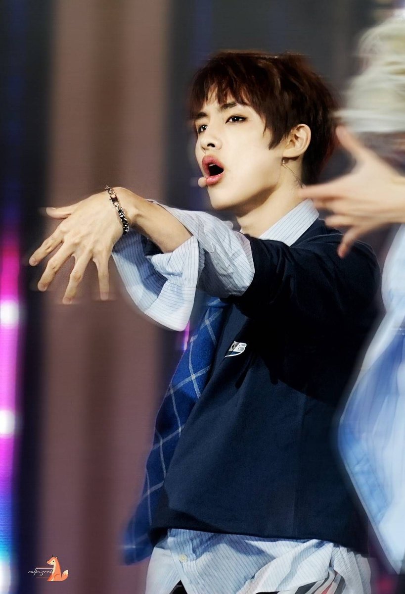 Hourly Winwin☁️ tweet media