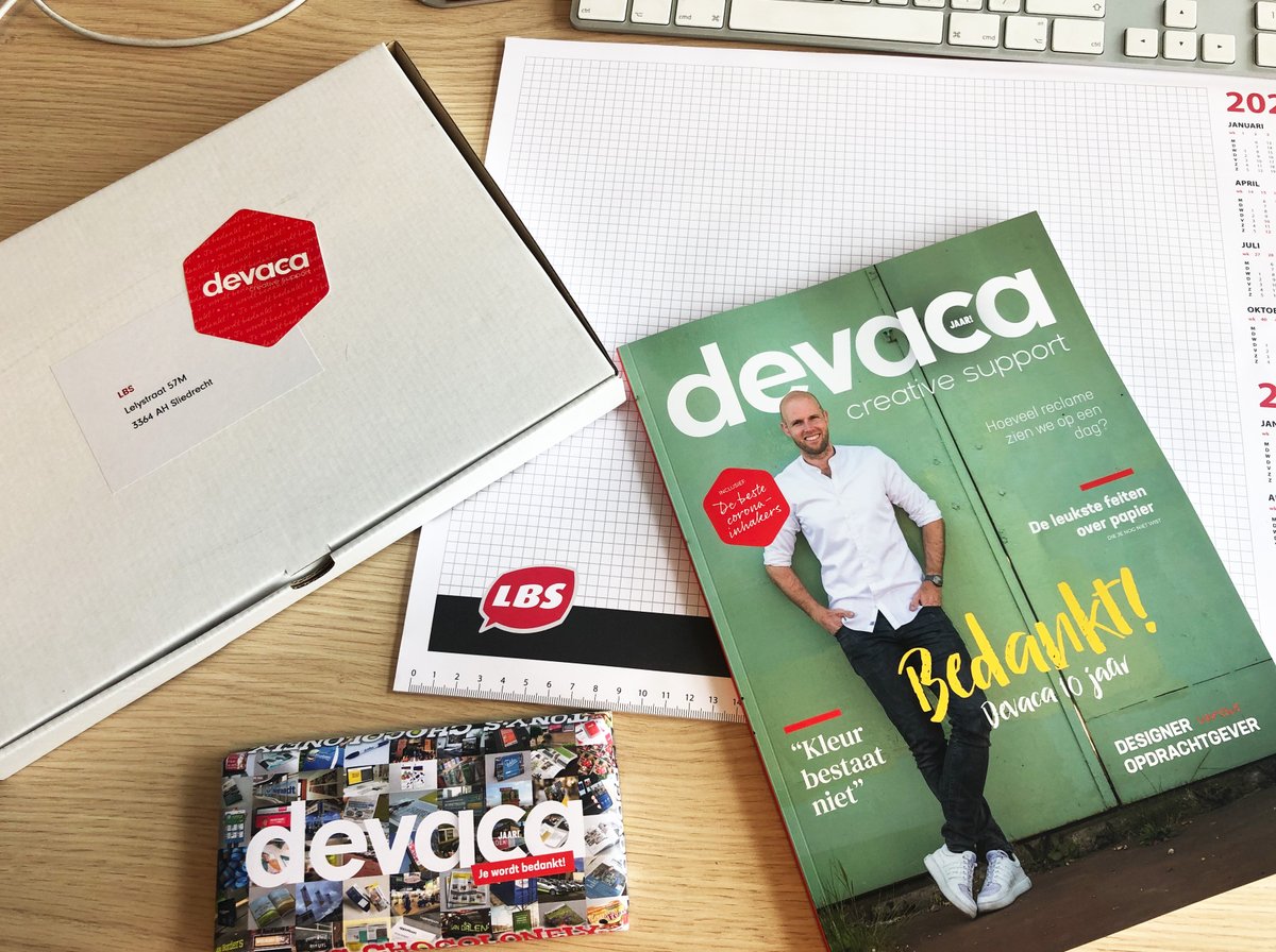 lbs_nl's tweet photo. Dennis van @devacanl kwam langs met een prachtig eigen magazine en lekker attentie. #dankjewel https://t.co/I6c3PeVrlZ