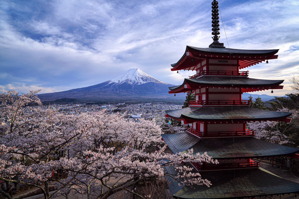 MakotoHashimuki's tweet photo. 僕が未来に残したい風景。
日本の富士山
 #キボウの風景 を4枚選んでみました。
今まで数多くの信仰対象と芸術の源泉とされてきた日本が世界に誇る神の山。
いつまでもこの美しい霊峰富士の姿を後世に残して欲しい。

#シズマヌキボウ #PR 
#日本沈没2020 皆さんも是非ご覧ください！ https://t.co/wHuJE0yrUp