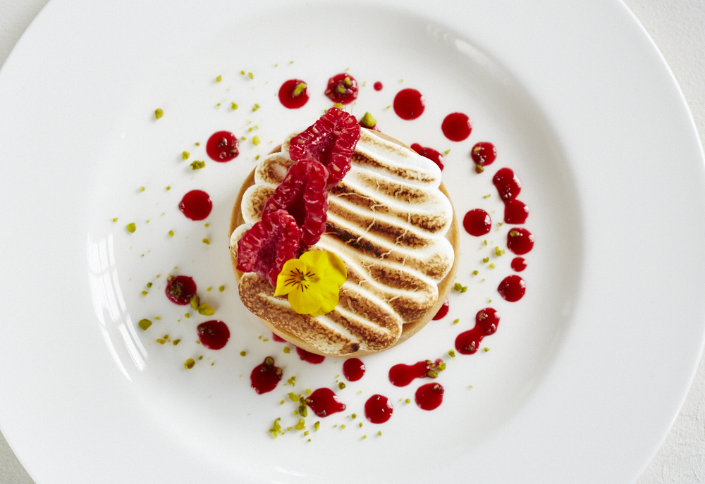 The Club Dining Room reopens 15/07 &amp; the new seasonal menu £24/£28 looks sensational. The issue will be what to choose... Lemon sole, champagne &amp; caviar sauce or Summer vegetable &amp; goats cheese risotto! Desserts are equally enticing... bit.ly/38NdqbB <a href="/Chef_M_Dutnall/">Michael Dutnall MCA</a>