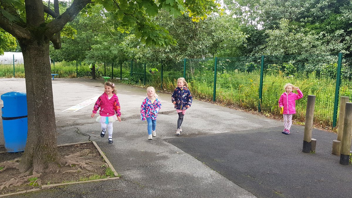 tpsbd13's tweet photo. Two of our bubbles completing our 1K challenge this morning. Go Mrs Dearing and Mrs Ayub! #onetrustonechallenge
@FocusTrust1 https://t.co/ngILHZaJN0