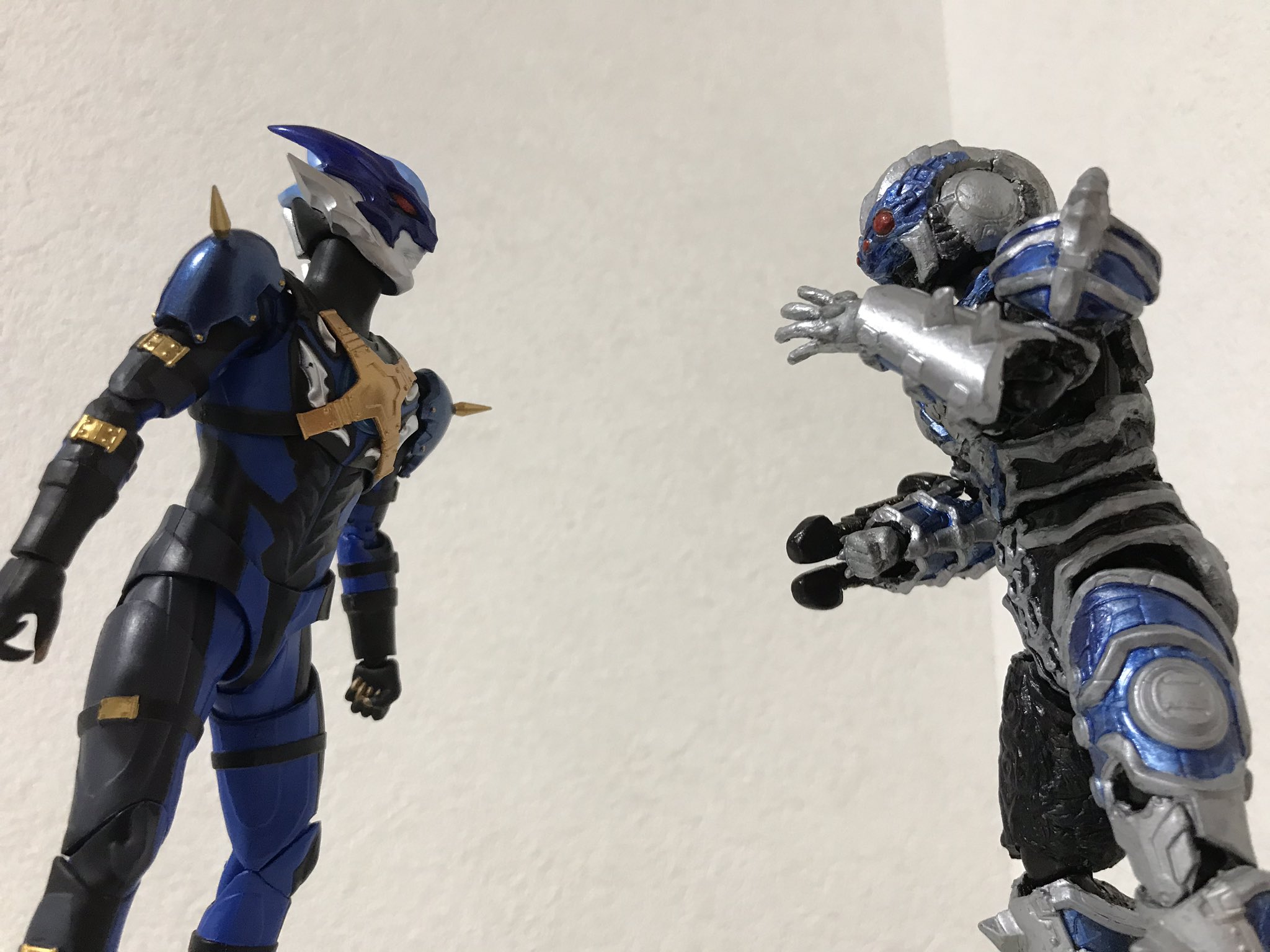 C O 兄貴に似せて造らせたこの特注のボディにかかれば どんな奴でもイチコロよぉ S H F ガピヤ星人アベル 完成しました ソフビ可動化は初めてでしたが 個人的には納得の出来 これで自分が手掛けた タイガ 怪獣は3体目 造って遊ぼ