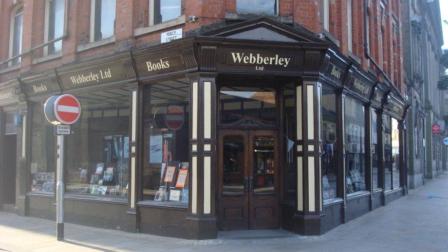 It stayed my holiday job till 1994 when I finished my Lit degree at Stoke Poly & I went to work for  #Webberleys in Hanley,  #StokeOnTrent. Webberley’s was a Stoke institution. A huge indie bookshop with printworks above that printed pottery catalogues. It was very brown. 3/x