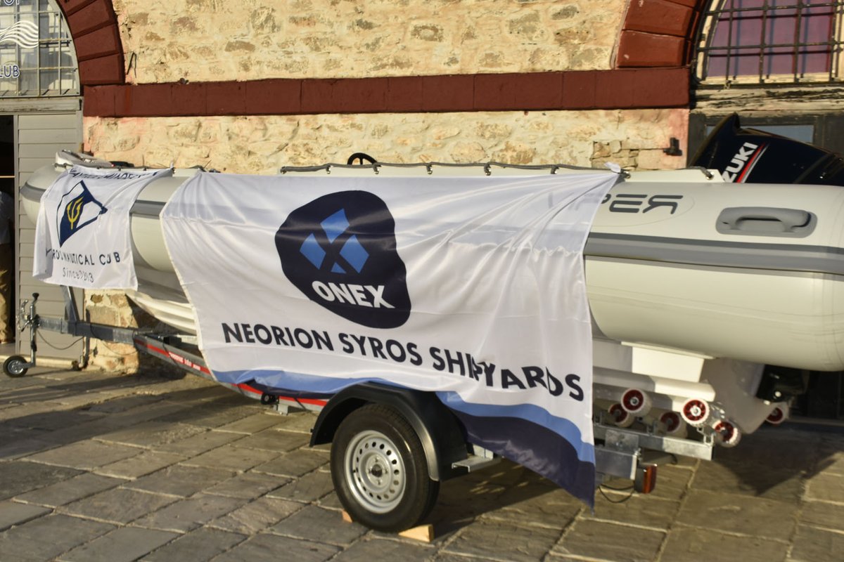 NOSyrou's tweet photo. Ένα ταχύπλοο φουσκωτό σκάφος ελληνικής κατασκευής παρέλαβε η διοίκηση του Ναυτικού Ομίλου Σύρου από την εταιρεία ONEX NEORION SHIPYARDS, σε ειδική εκδήλωση που διοργανώθηκε την Πέμπτη 9 Ιουλίου 2020 στο εντευκτήριο του ομίλου.
https://t.co/tnPse2Si0y #nosyrou #onex https://t.co/EmV0FIaQGx