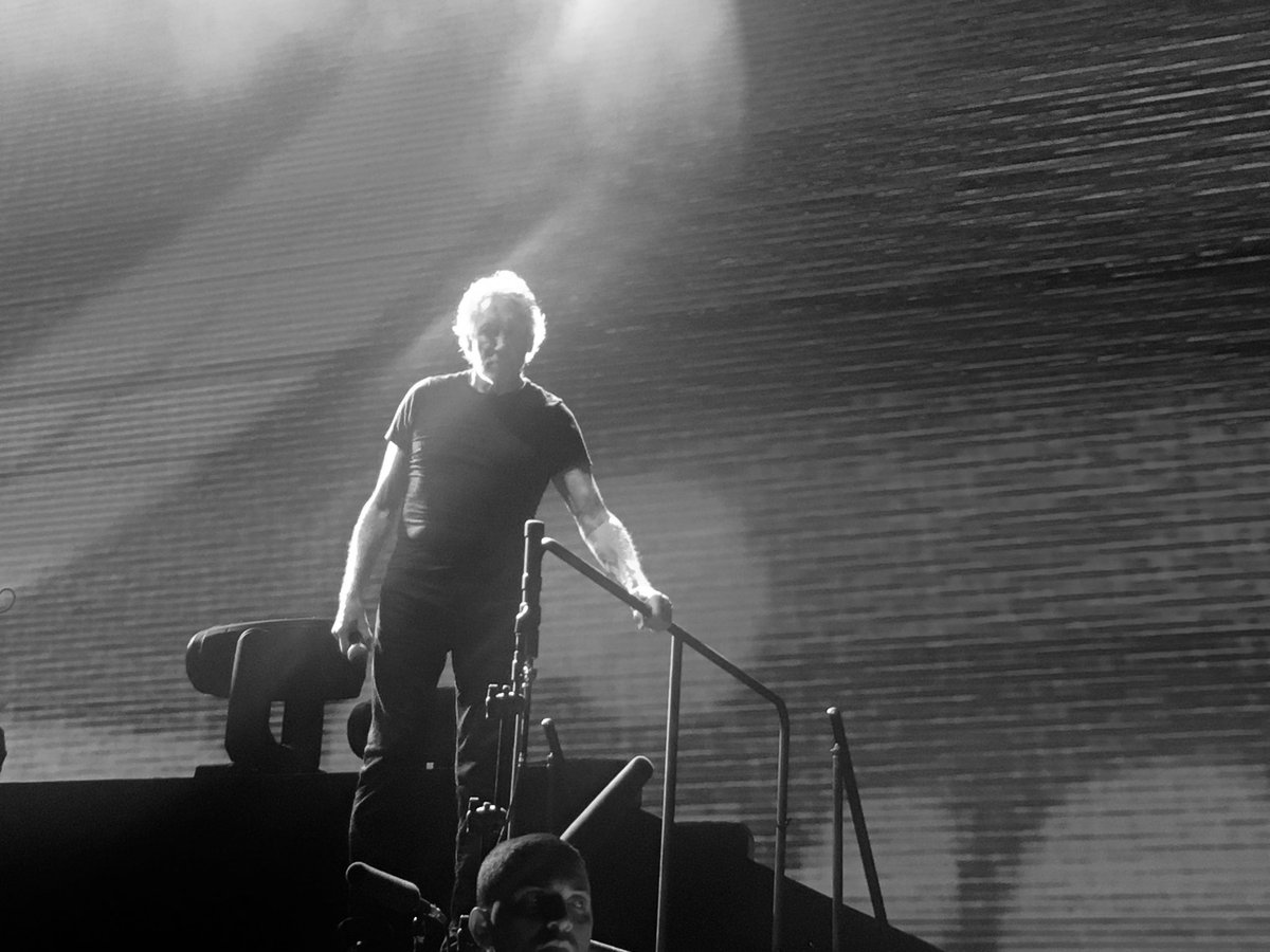 UnComfortabNumb's tweet image. Picture a seat on a private plane
Picture your feet nailed to the floor
Picture a crew who are clearly insane
Picture no windows, picture no doors
Glued to a screen in the state of Nevada
To follow the dream gets harder and harder...
#PictureThat #RogerWaters