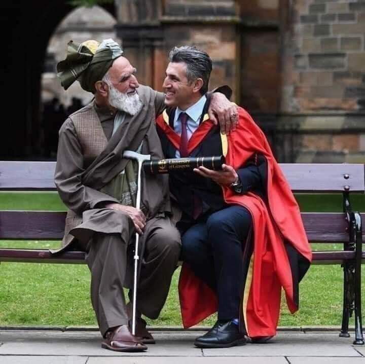 AsadJan80's tweet photo. What a brilliant photo, a father attending his son graduation held in London. 

The grace, charm, happiness and love on his face is un-imaginable.

#Kaltoor #Shamla via #pukhtoogle https://t.co/VKR4QHcVOl