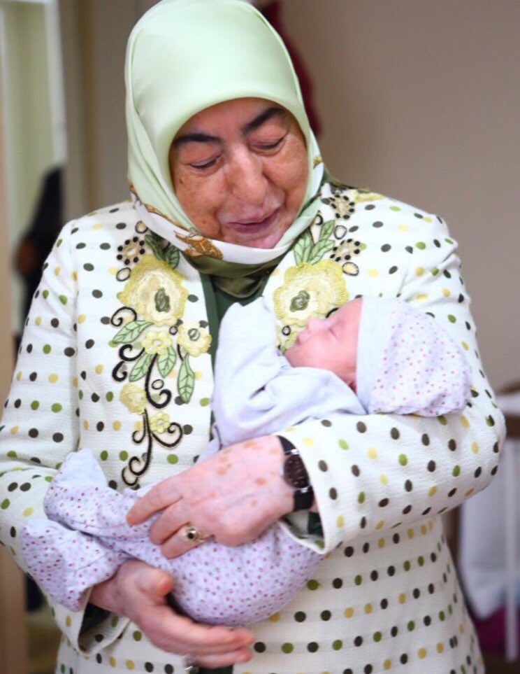 EGMK4's tweet photo. Seni üzenler, seni rencide edenler kaybolmasın diye koltuğa sapladığın iğne olamazlar. 
Güzel insan...
Güzel anne...
Güzel öğretmen...
Seni seviyoruz ♥️ #SemihaYıldırımyalnızdeğildir 
#semihayıldırım https://t.co/GFwojToUlV