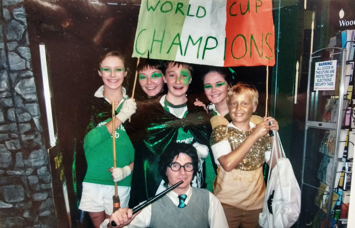 But it was time to come home to my beloved  #Dublin & in 2006 we returned & I joined  #HughesAndHughes as Manager of Stephen's Green SC... which included a full shop refit & a re-launch as well as lot of  #HarryPotter shenanigans.. 13/x