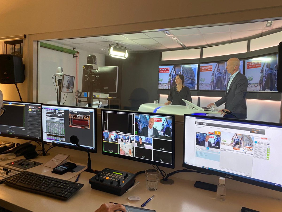 Gisteravond eerste uitzending TjommieTV vanuit studio van <a href="/online_seminar/">Online Seminar</a> Rechtstreekse verbinding met <a href="/ndlovucaregroup/">Ndlovu Care Group</a> in ZA. Onderwerp: impact Corona op onze kinderprogramma’s.  Wil je nog even kijken:
bit.ly/2OdKksAbit.ly/… <a href="/TjommieFnd/">Tjommie</a> <a href="/HugoTempelman/">Hugo Tempelman</a> <a href="/ChoirAfrica/">Ndlovu Youth Choir</a>