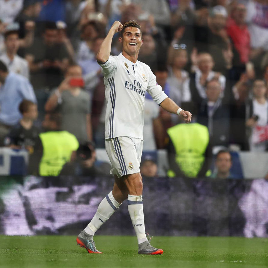 goal's tweet photo. Real Madrid 🆚 Juventus 

Cristiano Ronaldo could face his former club in the Champions League quarter-finals 😳

#UCLDraw https://t.co/TGcVO5Owd7