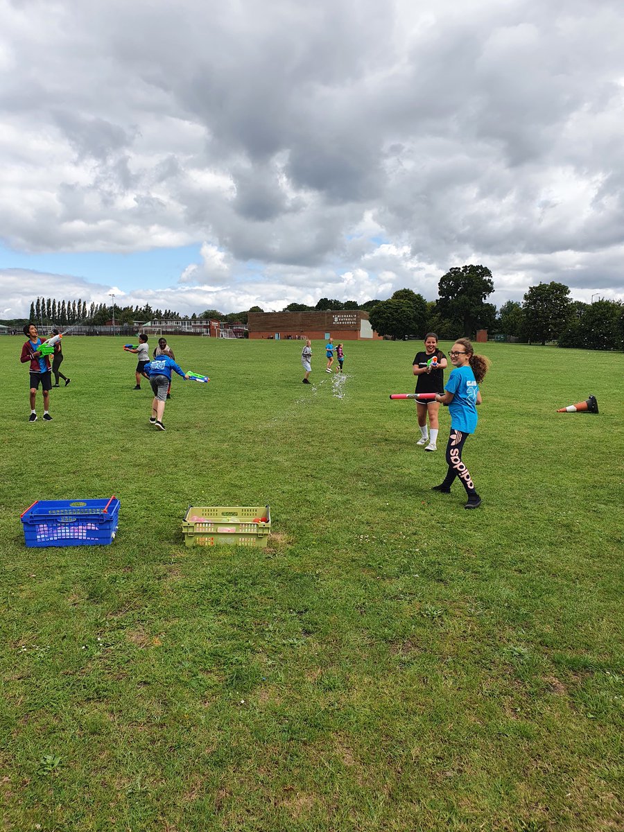 St_Caths_Bosco's tweet photo. WATERFIGHT https://t.co/vRIgm91OhL