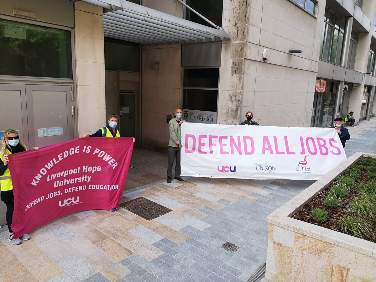 ULivUCU2's tweet photo. Great to have the support of #UCU members from 4 Liverpool HE institutions: @LIPAUCU @HopeUCU & @LJMUCU today.
(protesting at newly refurb'd @LivUni)
A paltry 5% cut in capital spend would fund fixed term contracts for 6 months and avoid mass redundancies
#DefendAllJobs! https://t.co/z6dhVpUhhE