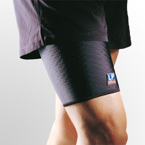 lpsupports's tweet photo. A hamstring strain is a common sports injury.

Felt as a sharp pain in the back of the thigh.

LP provides a range of quality supports for the thigh &amp; hamstring areas. Helping you to recover from injury while protecting the hamstring.
https://t.co/qphlOddw3j https://t.co/3BbdbtSxhq