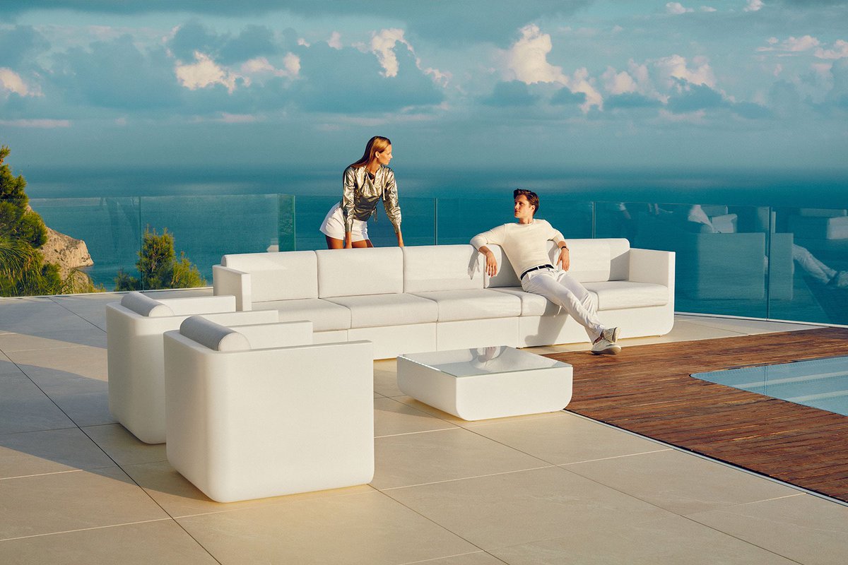 VondomUSA's tweet image. Vondom Ulm Modular Sofa

We are giving professionals in the sector and designer lovers the opportunity to create multiple compositions.

#modularsofas #sofas #ulm #outdoorfurniture #furniture #design #outdoor #patiofurniture #modernoutdoorfurniture #luxuryoutdoorfurniture