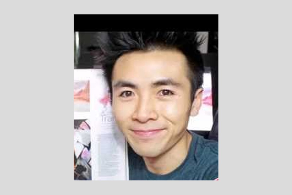 "gw mau ngasih color dodge yang banyak ah finishingnya".. ini nih yg biasanya bikin hasil akhirnyarusak.. colordodge yang ga tepat bias merusak value dan mengkaburkan informasi darimana sumber cahaya