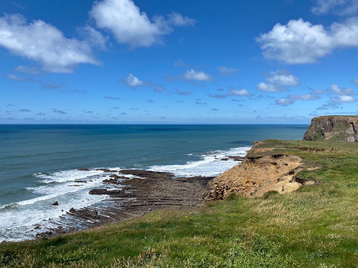 JenniferAClair's tweet photo. #CueTheSun! I do believe summer is back. #CornwallUK https://t.co/HKavpr60pl