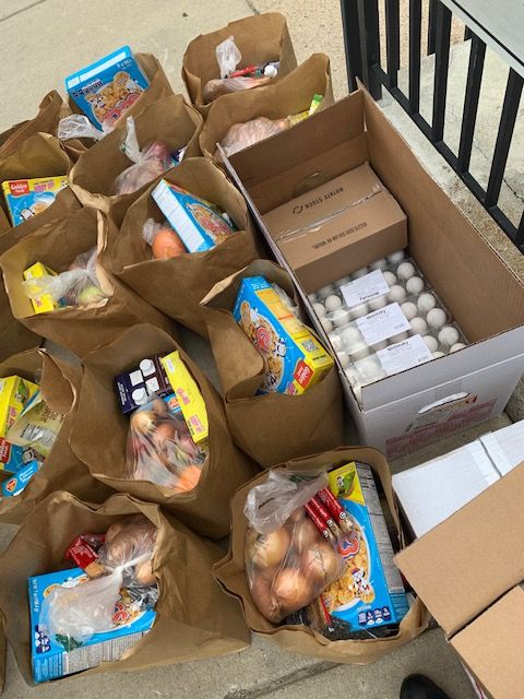 allbrightcdc's tweet image. With the help of @BostonABNOC, we were able to provide 40 households at our Mobile Food Pantry this week! 🍎🌽🍞 #allstonbrighton #cdcswork