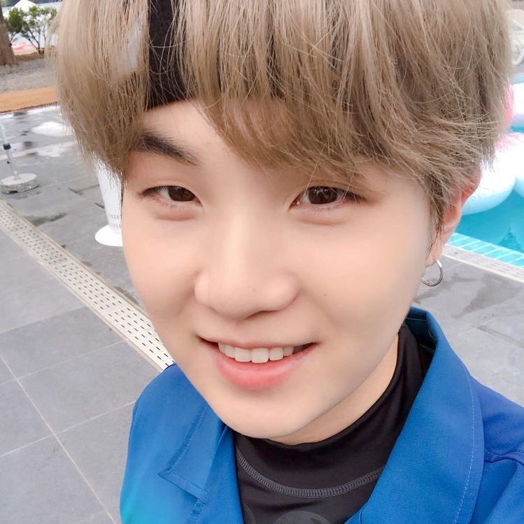 Yoongi in headbands - a long thread 