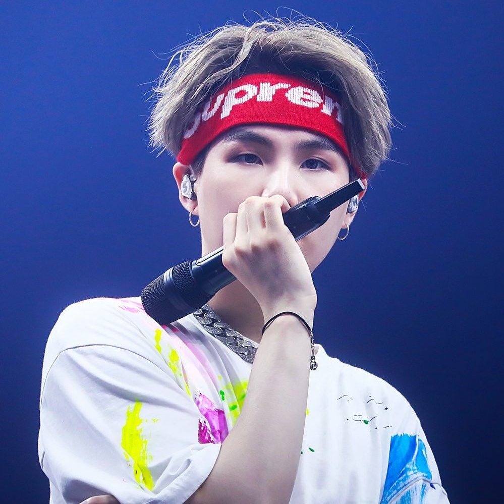 Yoongi in headbands - a long thread 