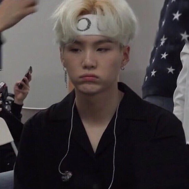 Yoongi in headbands - a long thread 