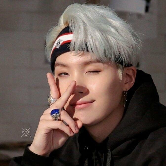 Yoongi in headbands - a long thread 