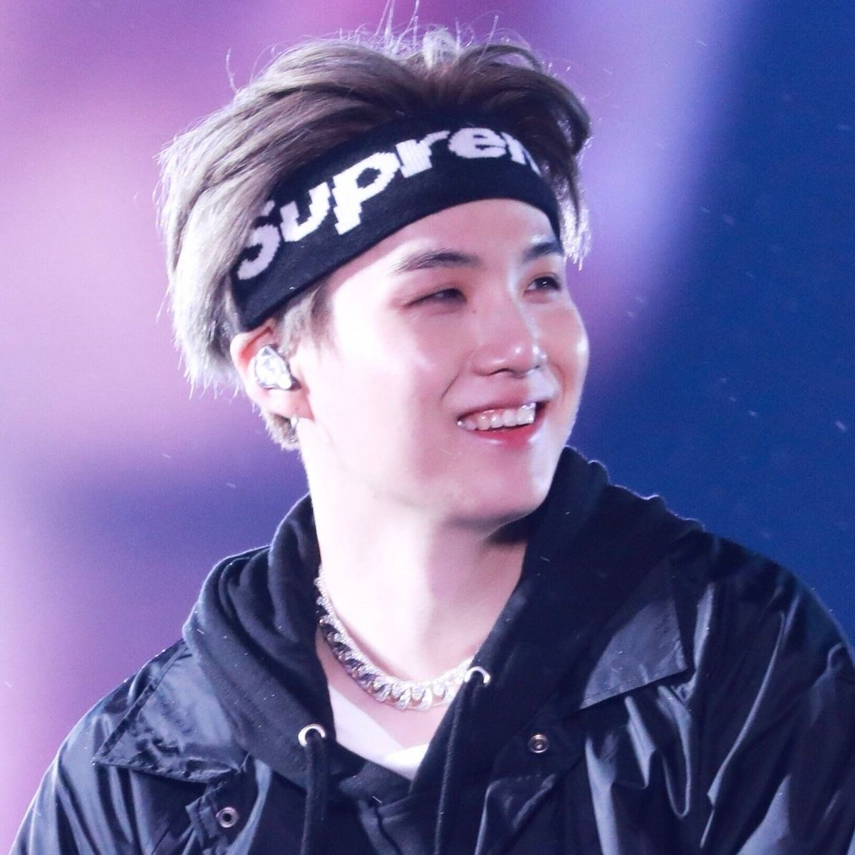 Yoongi in headbands - a long thread 