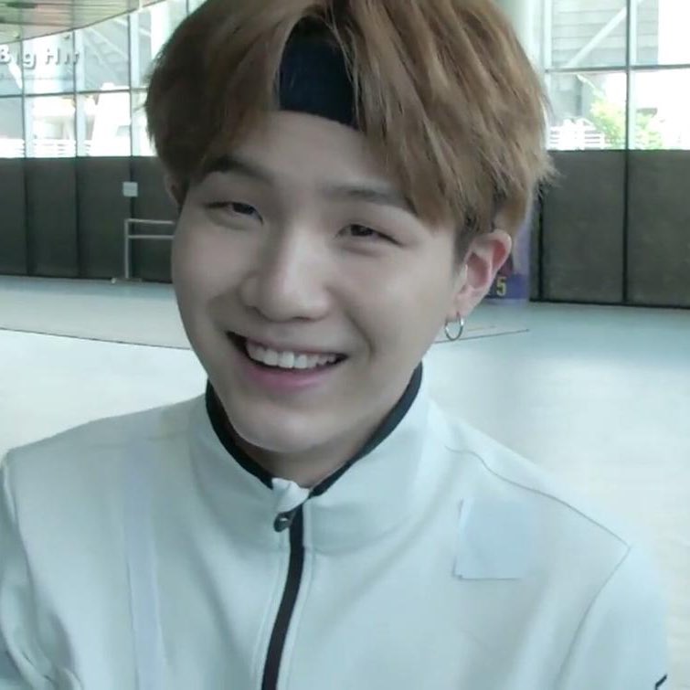 Yoongi in headbands - a long thread 