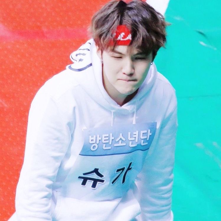 Yoongi in headbands - a long thread 