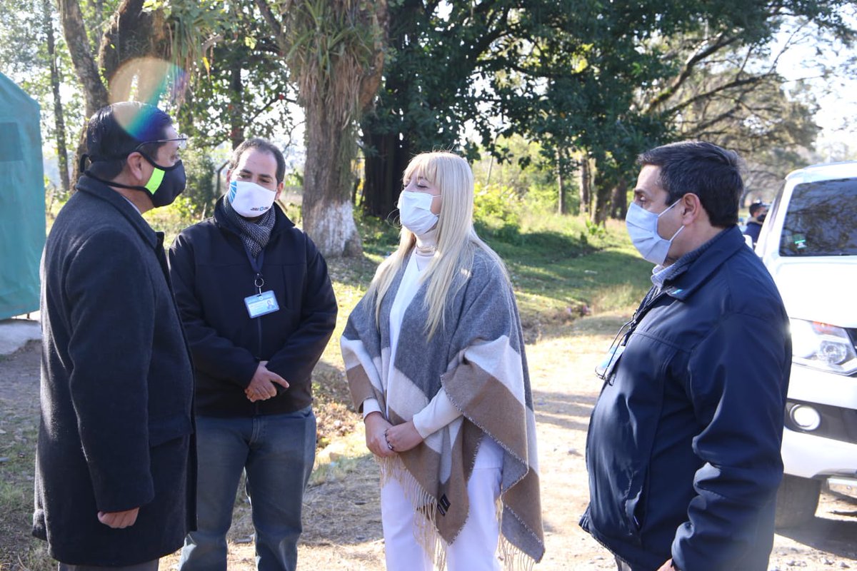 RossanaChahla's tweet photo. Recorriendo los Valles, visitamos el puesto de control de #Mesadas, donde saludamos al equipo de enfermería y a los agentes socio sanitarios que están trabajando junto al personal de Santa Lucía y Tafí Del Valle, y a la policía de #Tucumán. https://t.co/K4t24IkZ3E