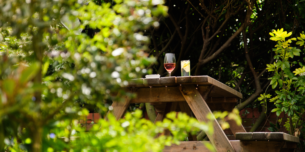 Westleton_Crown's tweet photo. WE’RE (ALMOST) BACK // We are swinging open our newly refurbished doors from Friday 17th July! We’ll have a slightly reduced (but equally as delicious) menu, a new socially distanced layout, beautiful new décor and the same smiling team. To book: https://t.co/NTUauGsj6R https://t.co/HpYs0C5CRG