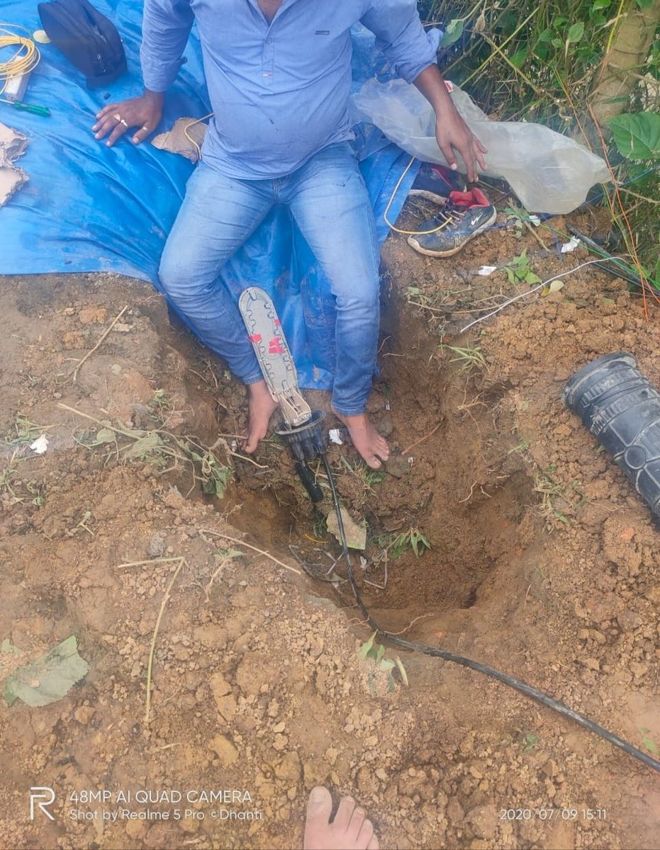 CSCGOLAGHAT's tweet photo. FIBER restoration works going on at Kakodonga Block of #GolaghatDISTRICT.
#CSC Champion VLE #AKHIL BORTHAKUR &amp; his FRT Team dedication towards successfull commissioning of CSC-BBNL-NofN project.
@rsprasad @dintya15 @CSCegov_ @CG_WiFiChoupal @CSCAssam1 @cscWiFi_Assam @Jugantaukb https://t.co/QWps3ikj0g