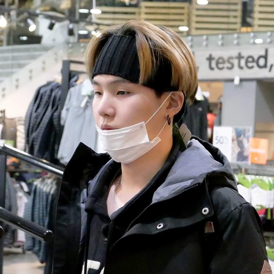 Yoongi in headbands - a long thread 