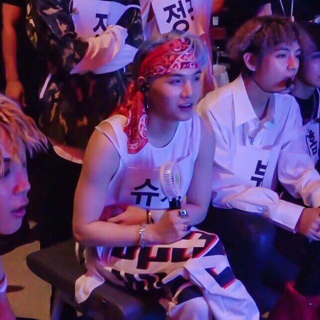 Yoongi in headbands - a long thread 