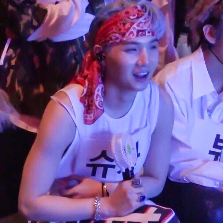 Yoongi in headbands - a long thread 