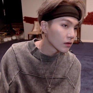 Yoongi in headbands - a long thread 