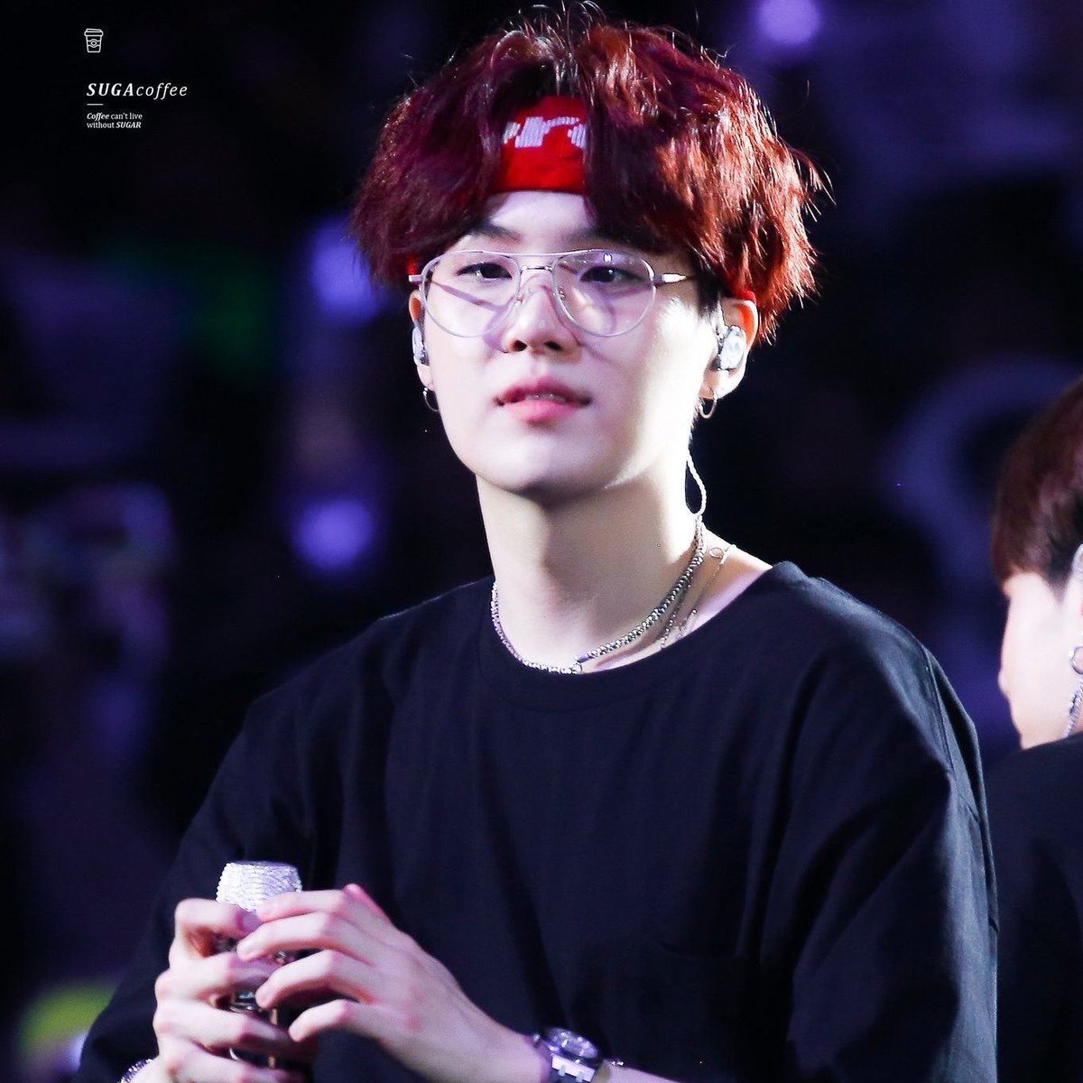 Yoongi in headbands - a long thread 