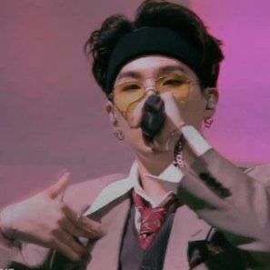 Yoongi in headbands - a long thread 