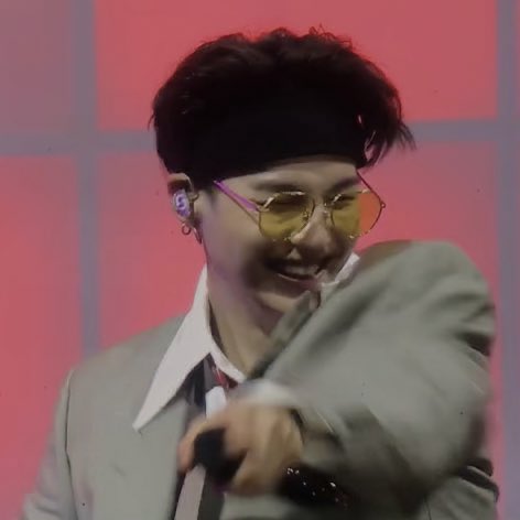 Yoongi in headbands - a long thread 