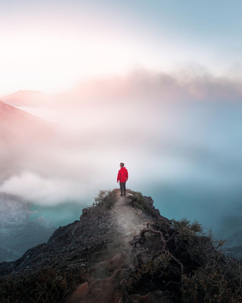 Ijen Crater... ✨

via: <a href="/timphilippus/">Tim Philippus</a>

📸 #RealCamerasRock 📸

——————————————
#photography #photo #photographer #photooftheday #photographers #nature #photographyisart #beautiful #sunrise #sunset