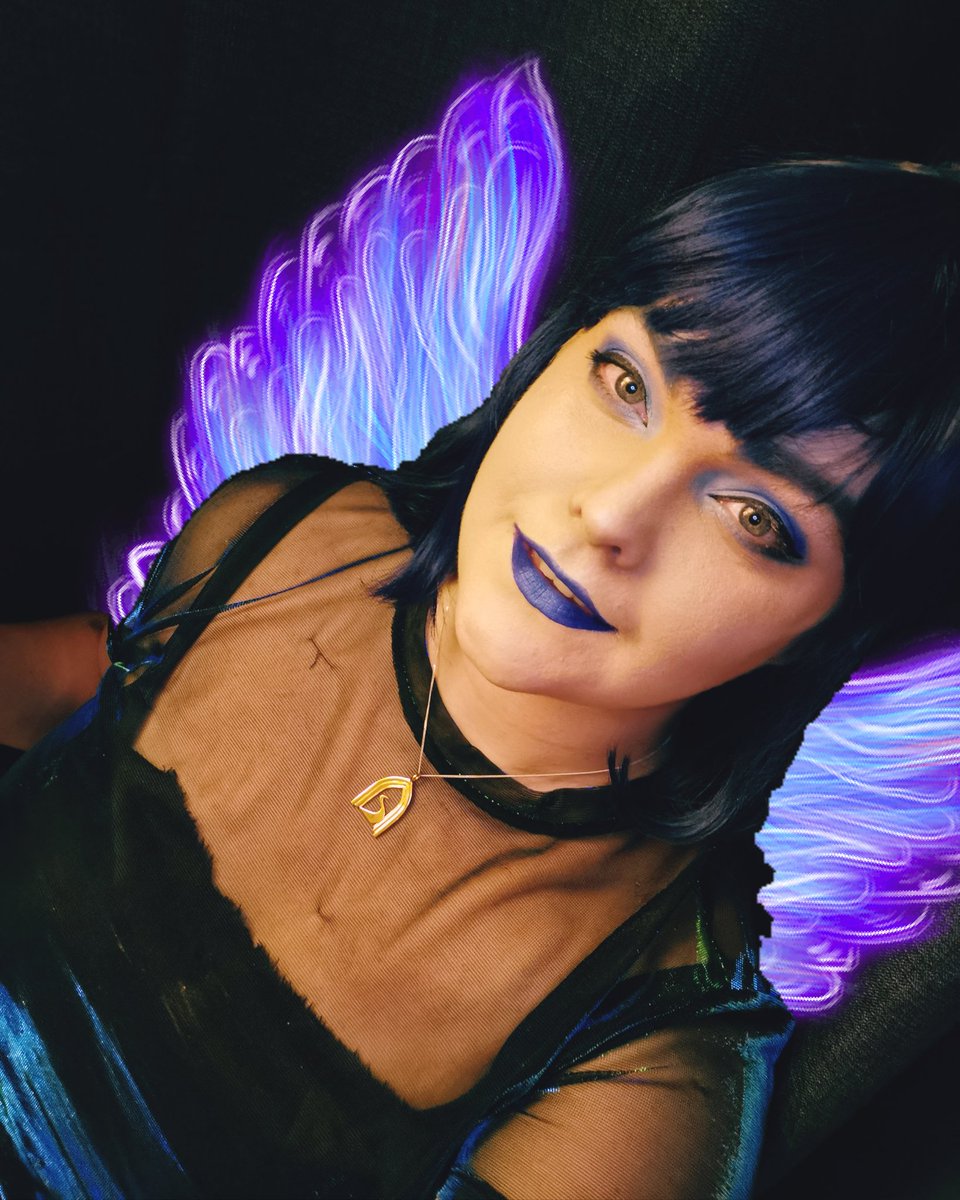 IhadraCosplay's tweet photo. @gorgsemporium who I got this Traveller pendant from is holding a raffle on IG for the ring "Shooting Stars" from the DMG where the proceeds will go towards the BLM front line found - Helping Black Trans and NB people in Minnesota💙 #travellerpendant #humanjester #jesterlavorre https://t.co/ffm9JF3nOe